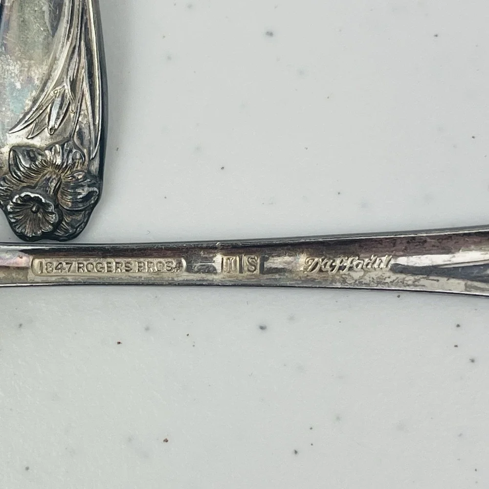 Vintage 1847 Rogers Bros Silverware Daffodil Pattern Serving Spoon And Fork